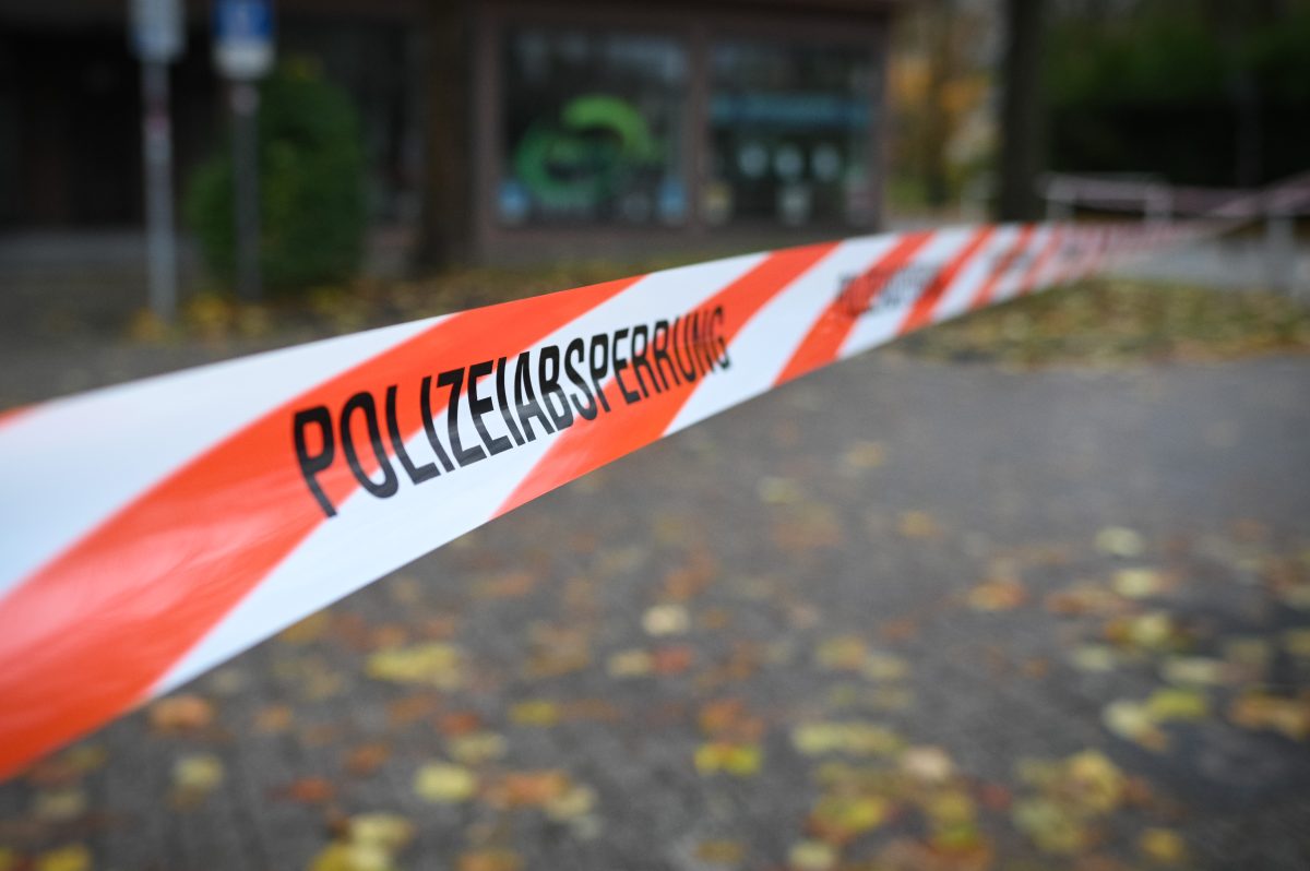 Bluttat in Mülheim ++ Duisburger (29) in Lebensgefahr ++ Polizei nimmt 15-Jährigen fest