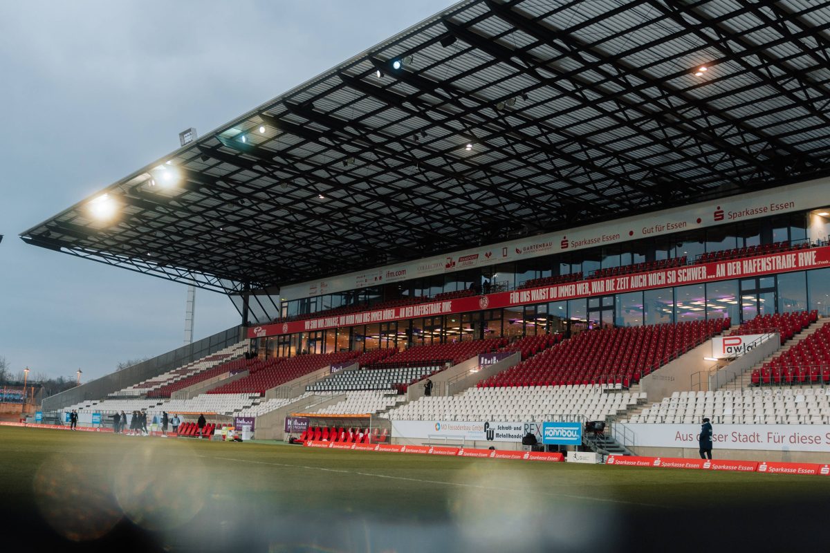 Das Stadion an der HafenstraÃŸe in Essen.