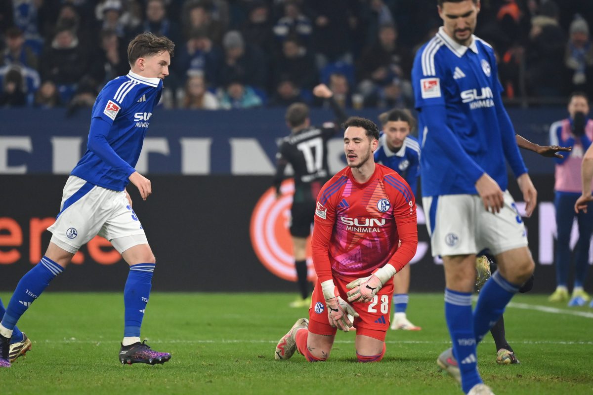 FC Schalke 04: Kündigt sich das nächste Torwart-Drama an? S04-Fans haben eine deutliche Meinung