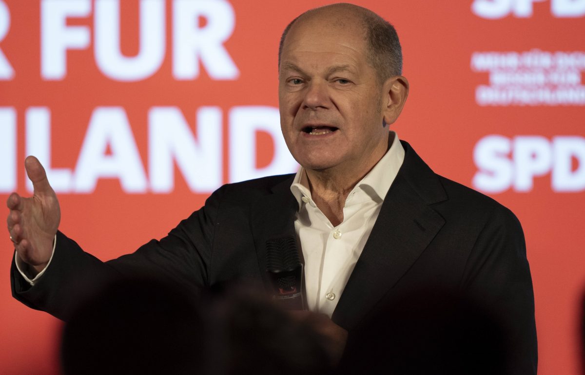 Olaf Scholz zu Gast im Ruhrgebiet – plötzlich stürmt SIE aus dem Saal