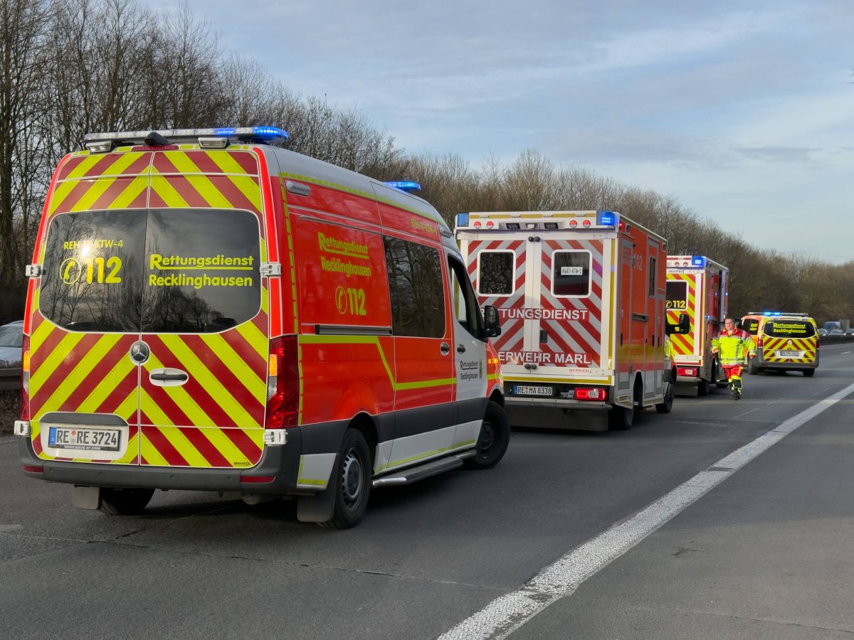 A43-im-Ruhrgebiet-komplett-gesperrt-Schwerer-Unfall-Hubschrauber-Einsatz