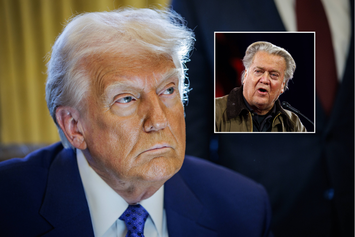 Trump-Kumpel Steve Bannon macht eine Geste, die an einen HitlergruÃŸ erinnert.