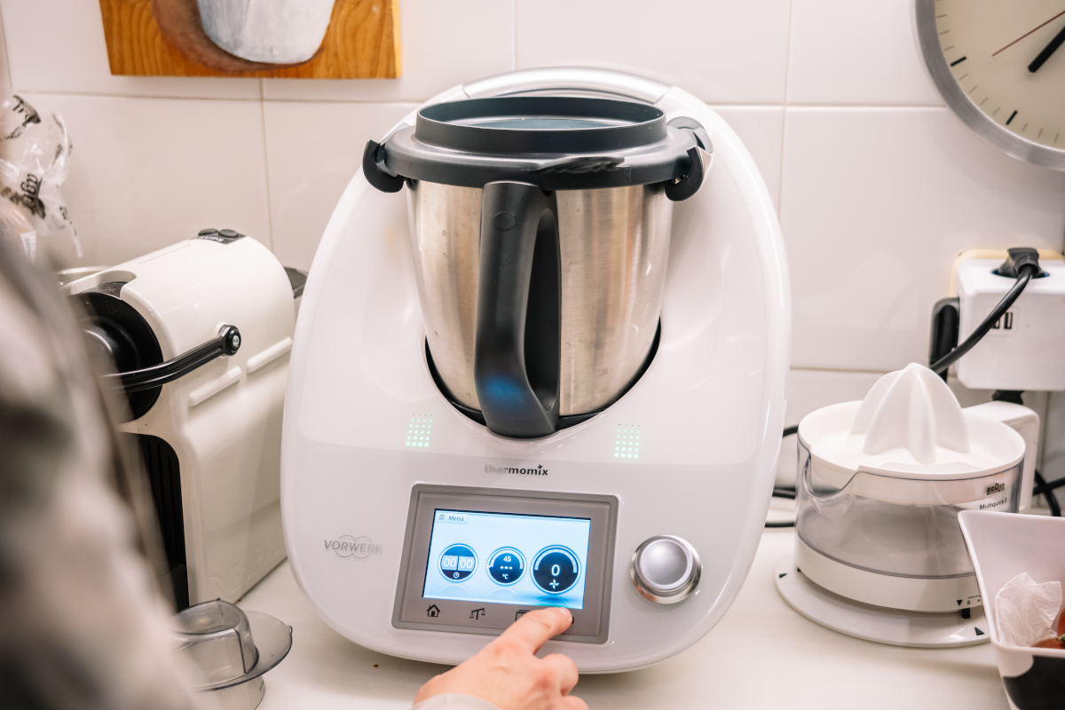 Kundin kocht mit Thermomix – wenig später verzweifelt sie! „Furchtbar“