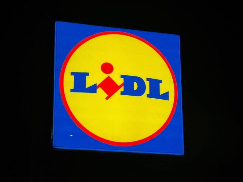 NRW: Schreckliche Entdeckung auf Lidl-Parkplatz â€“ Mann liegt tot im Auto