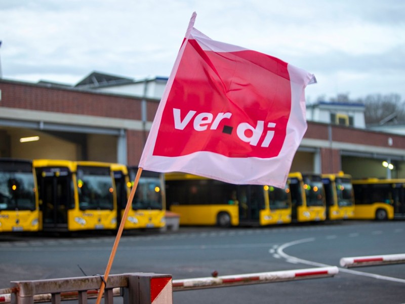 Ã–PNV-Streik in Essen, Bochum und Co.: FahrgÃ¤sten platzt der Kragen â€“ â€žKnall nicht gehÃ¶rtâ€œ